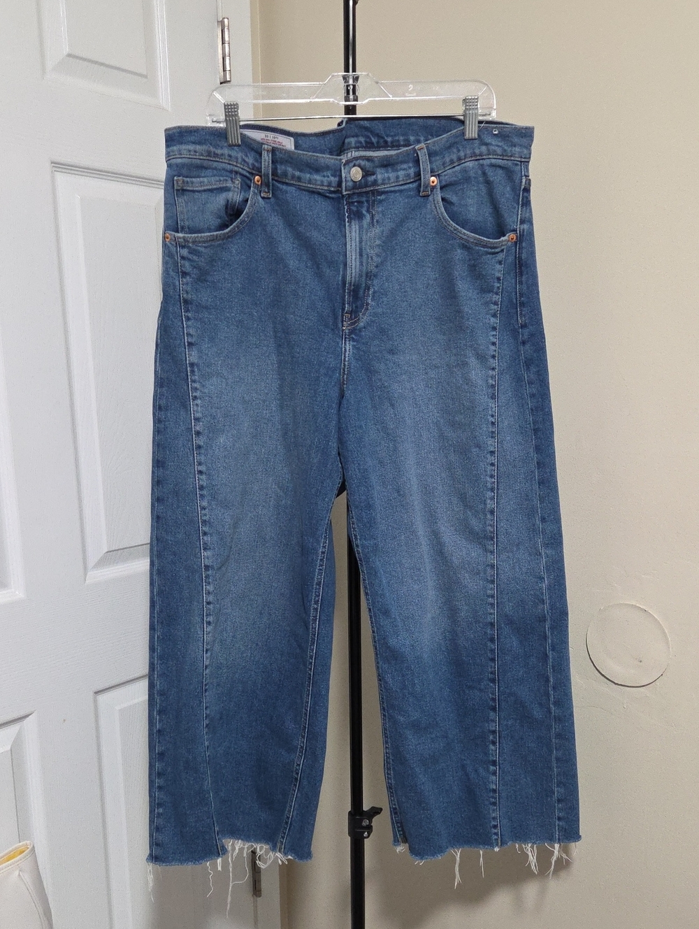 GAP Women's High-Rise Cropped Straight Leg Jeans in Medium Blue